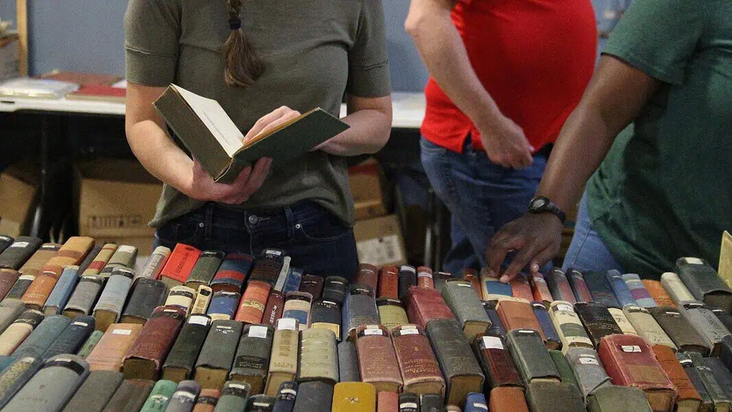 friends-of-the-library-book-sale