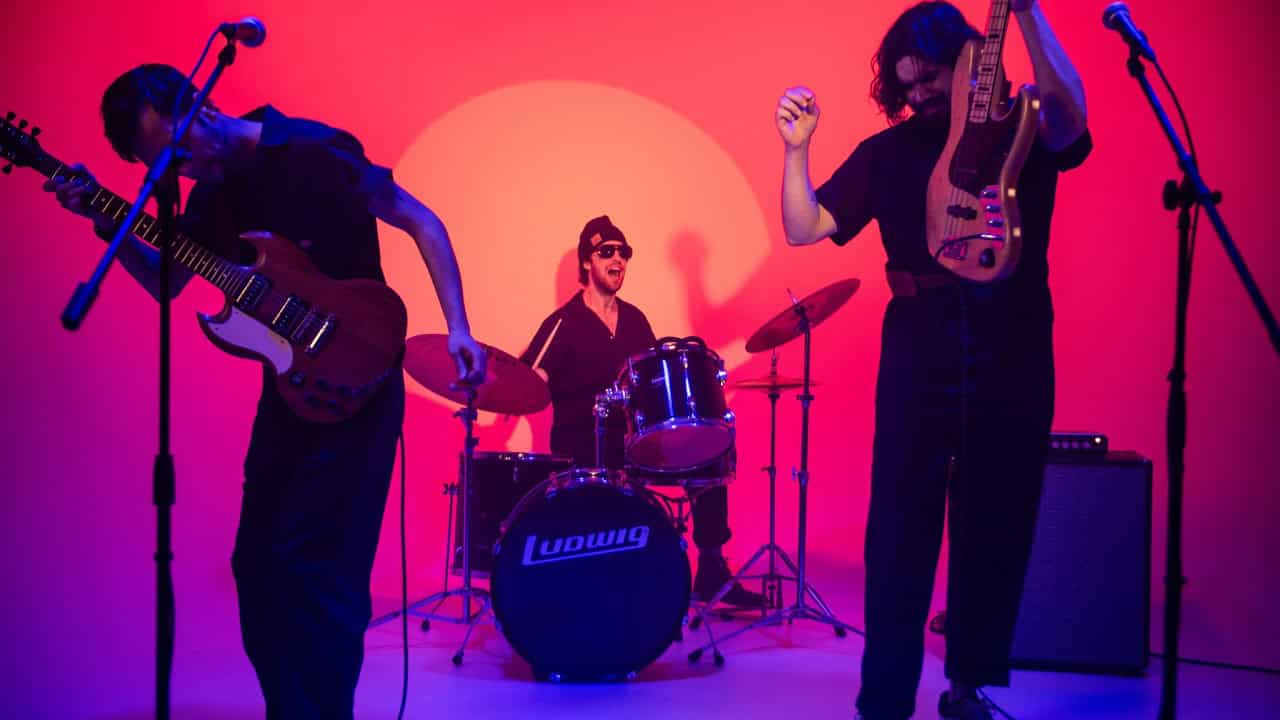 Fanwave Artist Showcase to crank volume, thank fans at Res Head